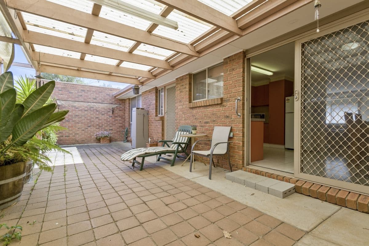 13 Deutgam Street, Werribee VIC 3030, Werribee - Thumbnail 2