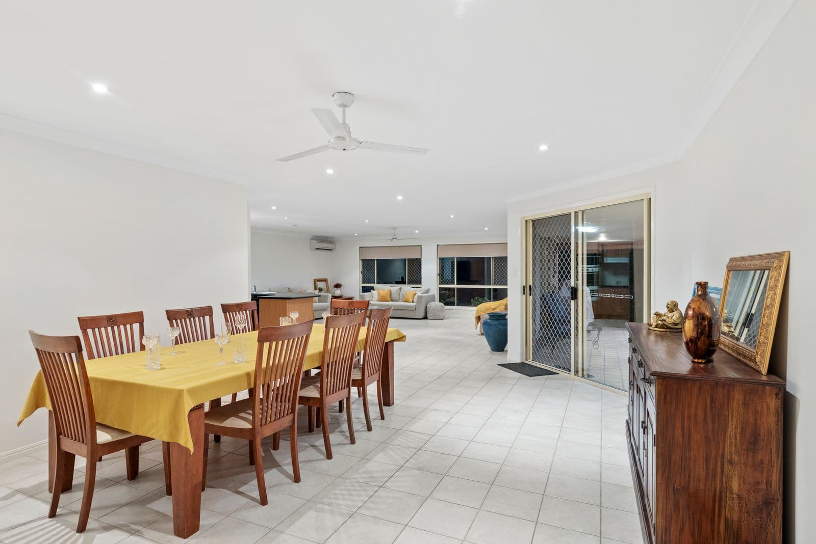 33 Tussock Crescent, Elanora QLD 4221, Elanora - Thumbnail 3