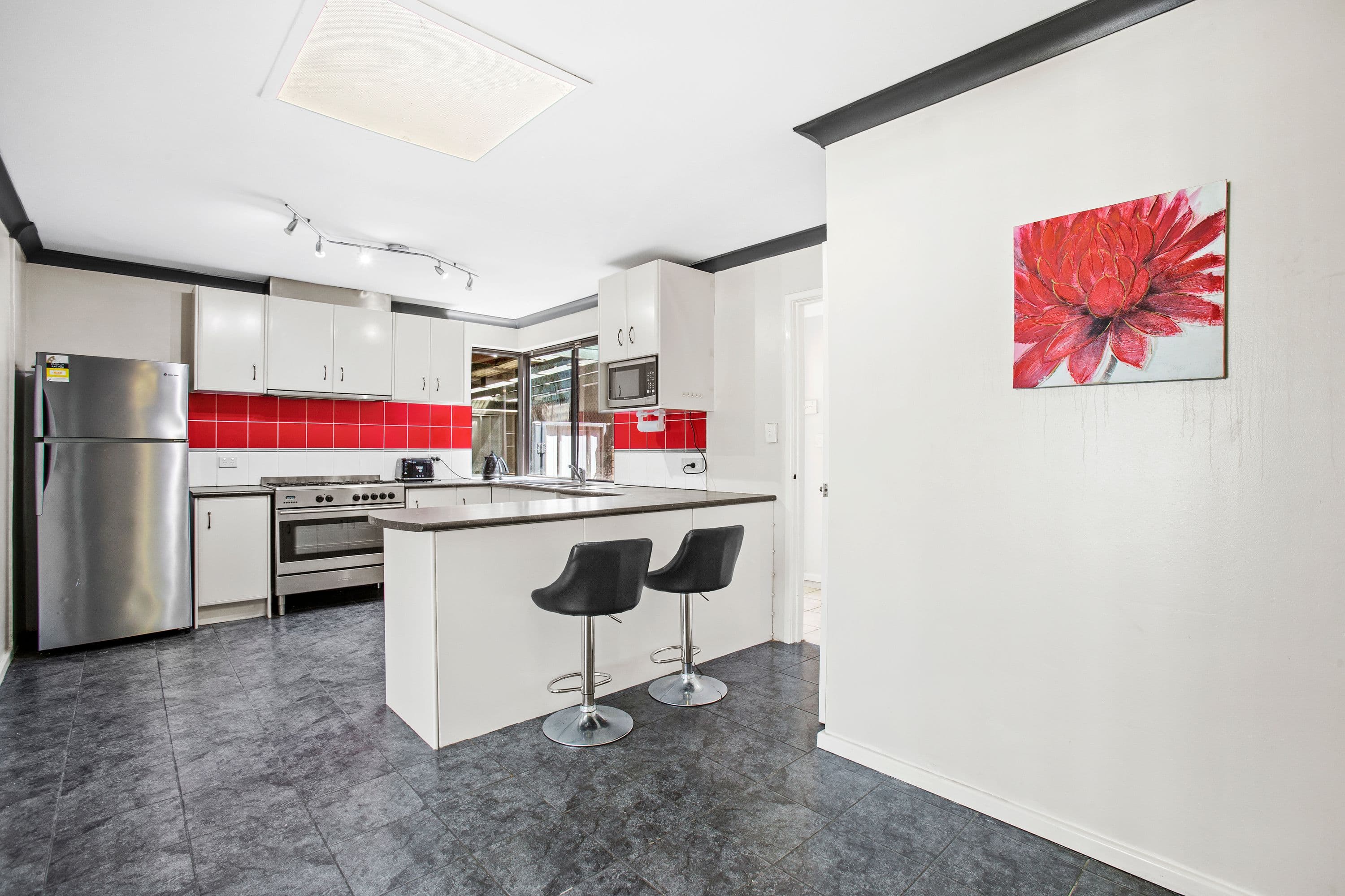 6 Greenway Avenue, Thornlie WA 6108, Thornlie - Image 1