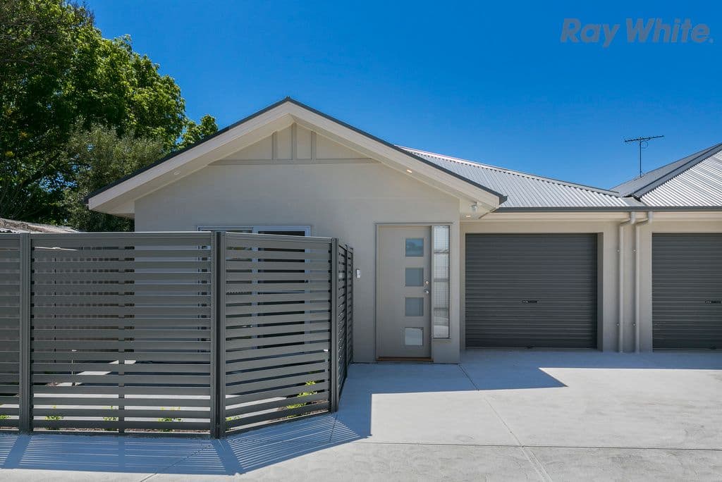 20B Raymond Avenue, Seaton SA 5023, Seaton - Image 1