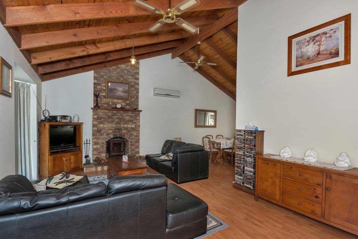 6 Nichols Drive, Glencoe QLD 4352, Glencoe - Thumbnail 2