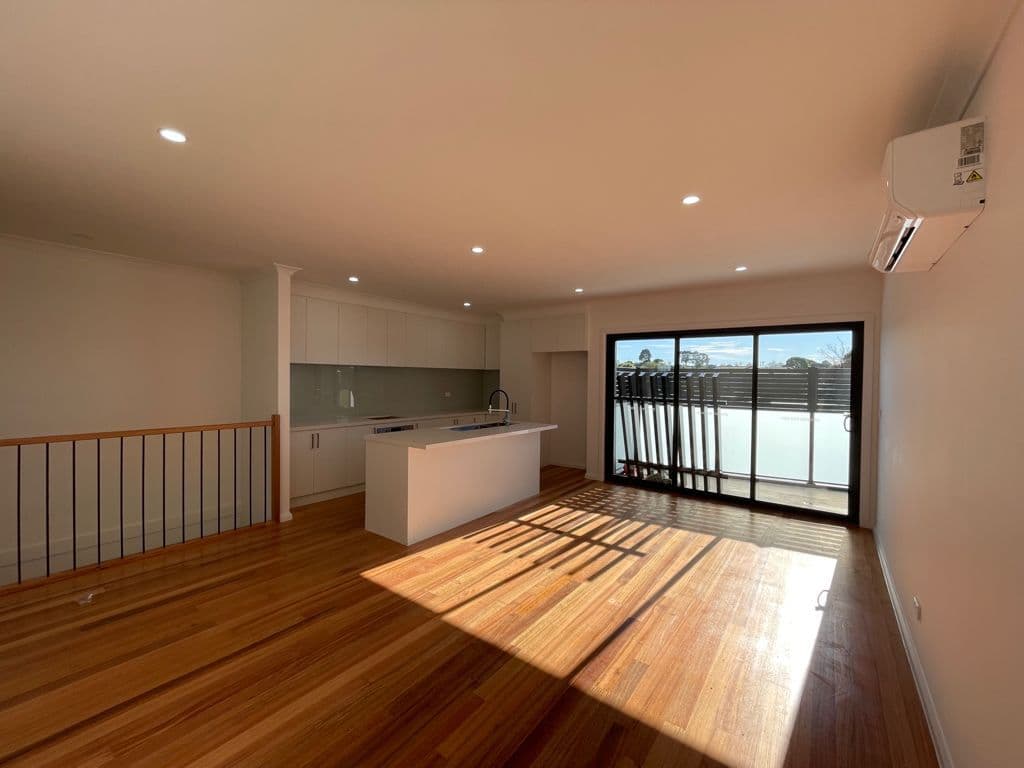 36 Seston Street, Reservoir VIC 3073, Reservoir - Thumbnail 2