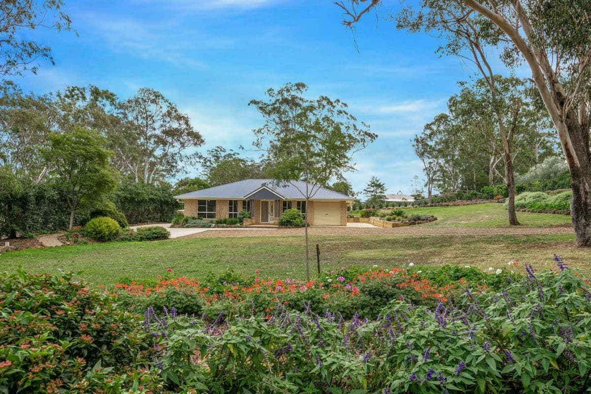 16 Cawdor Drive, Highfields QLD 4352, Highfields - Thumbnail 2