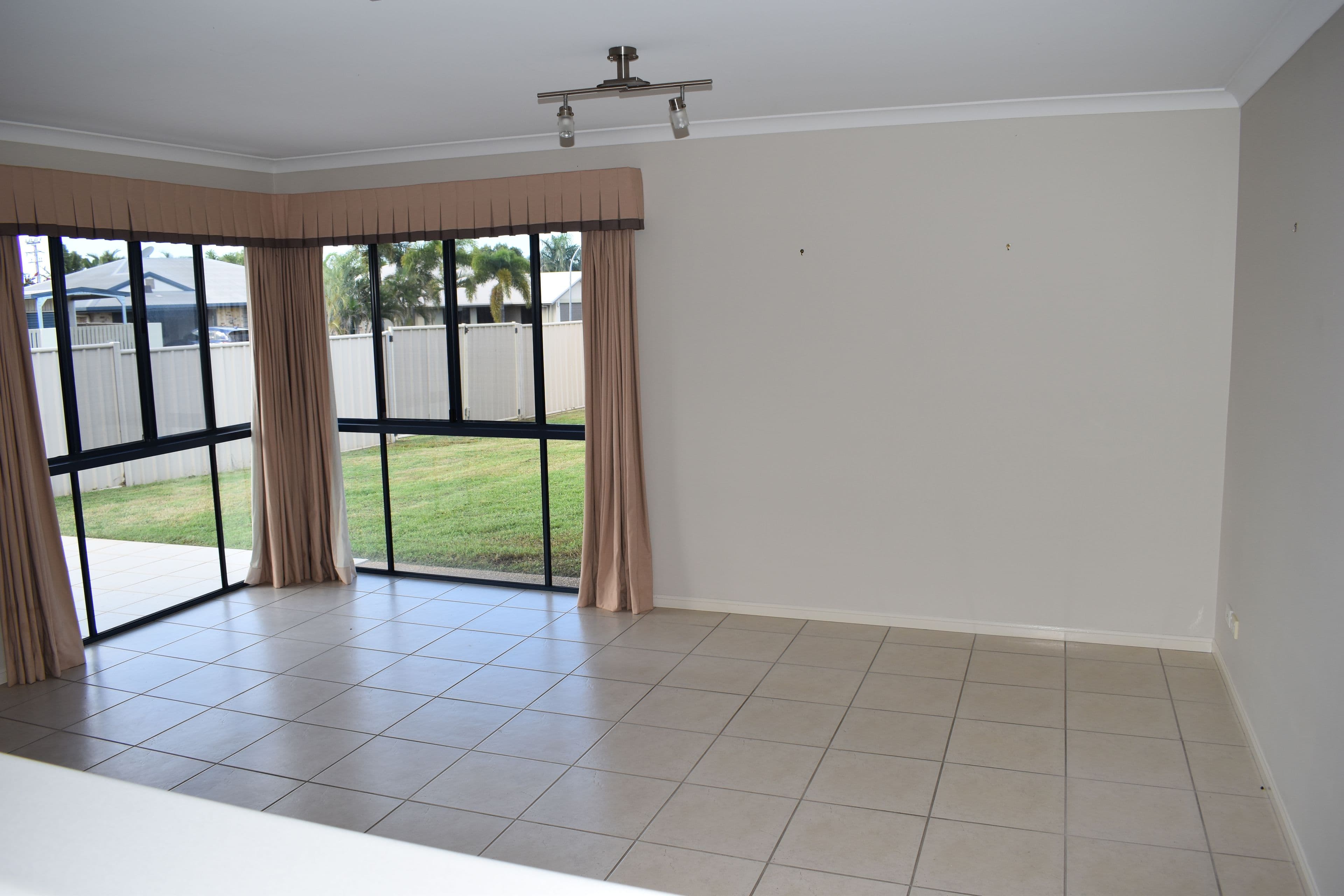 51 Crinum Crescent, Emerald QLD 4720, Emerald - Thumbnail 3