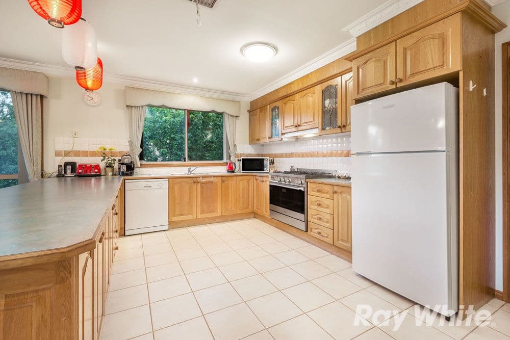 82 Blossom Park Drive, Mill Park VIC 3082, Mill Park - Thumbnail 3