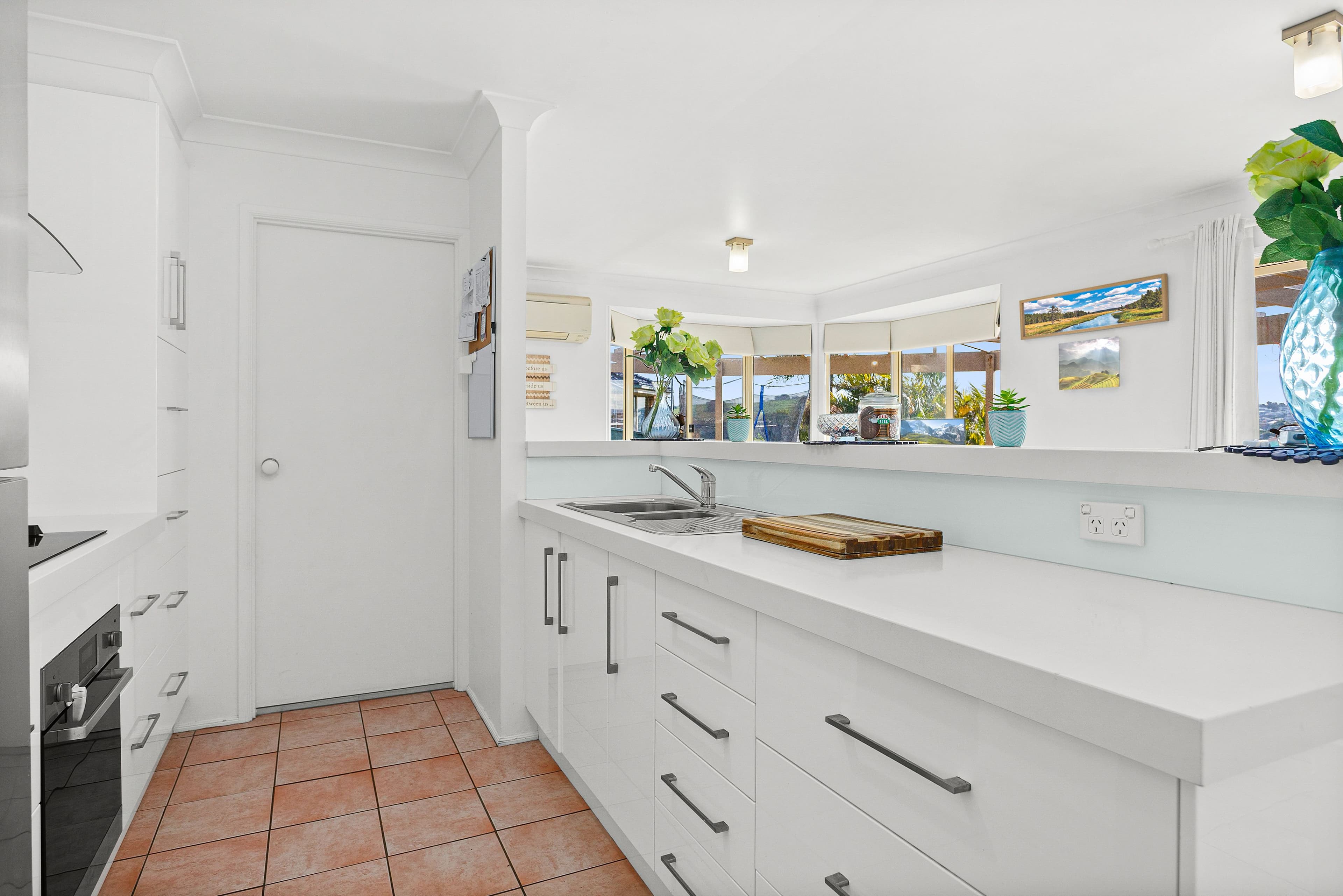24 Eucumbene Avenue, Flinders NSW 2529, Flinders - Thumbnail 3