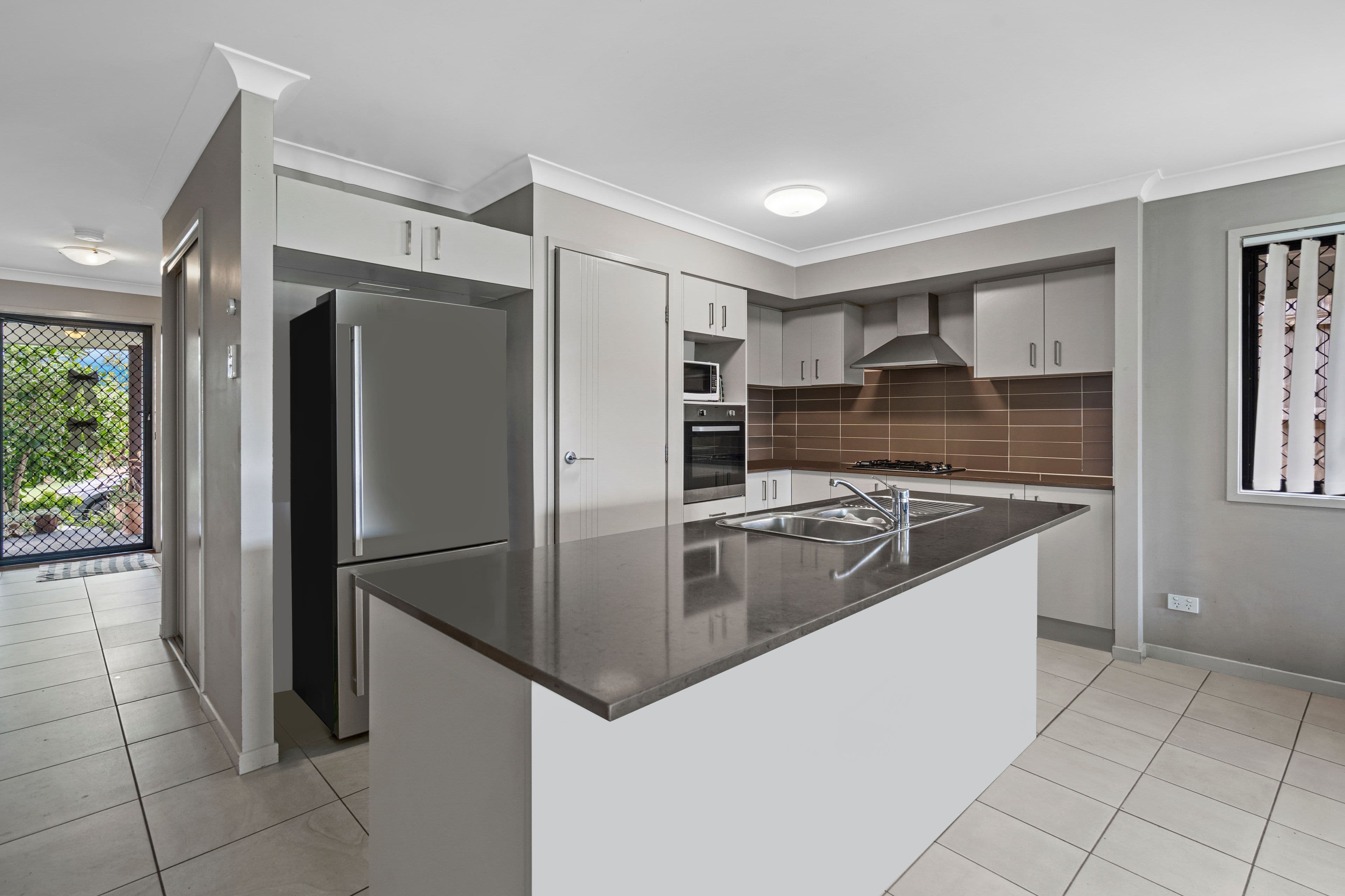 19 Sunstone Court, Logan Reserve QLD 4133, Logan Reserve - Thumbnail 3