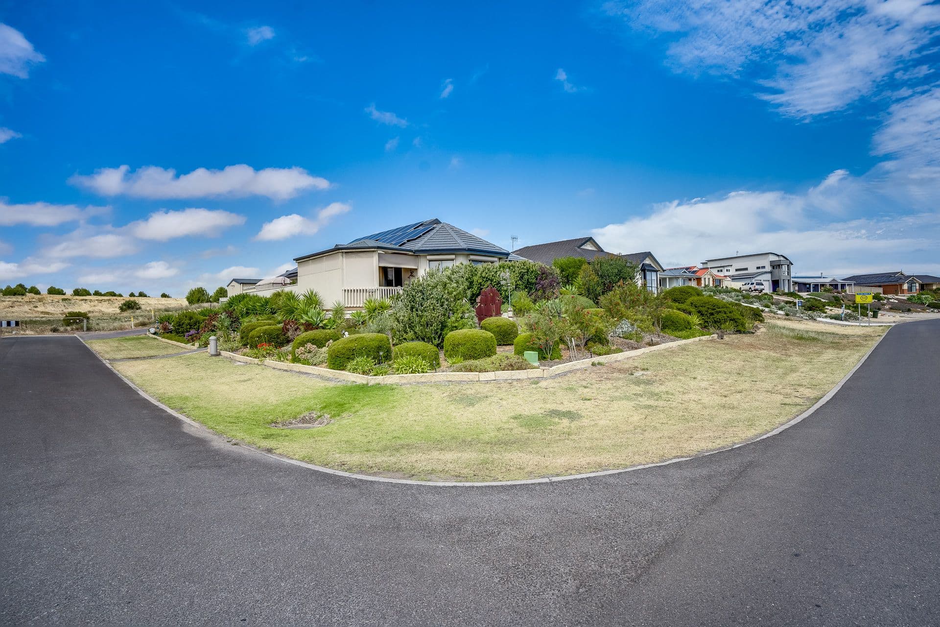 208 Excelsior Parade, Hindmarsh Island SA 5214, Hindmarsh Island - Thumbnail 2