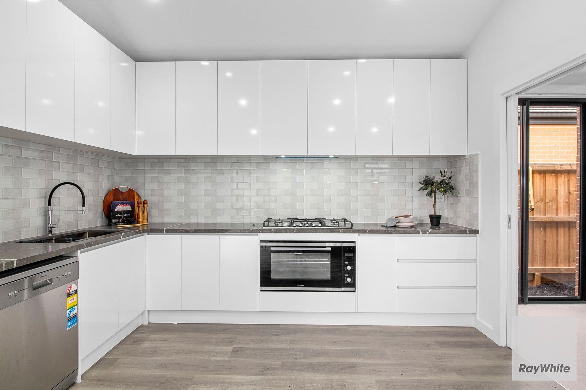10 Puritan Street, Rockbank VIC 3335, Rockbank - Thumbnail 5