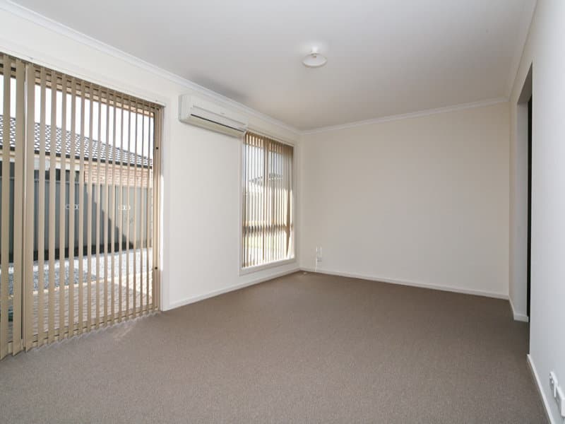 27 Lakeside Drive, Andrews Farm - Thumbnail 3