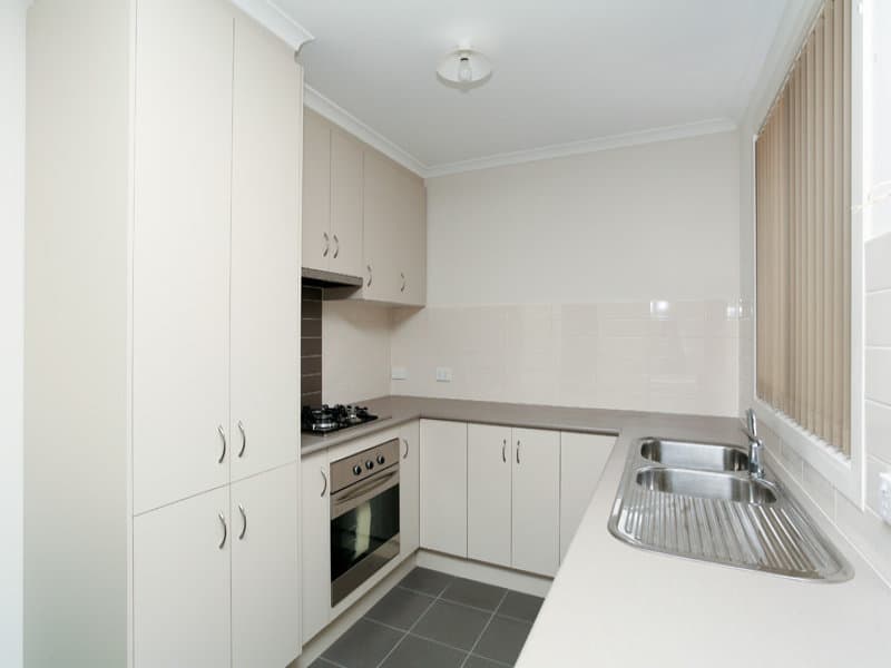 27 Lakeside Drive, Andrews Farm - Thumbnail 6