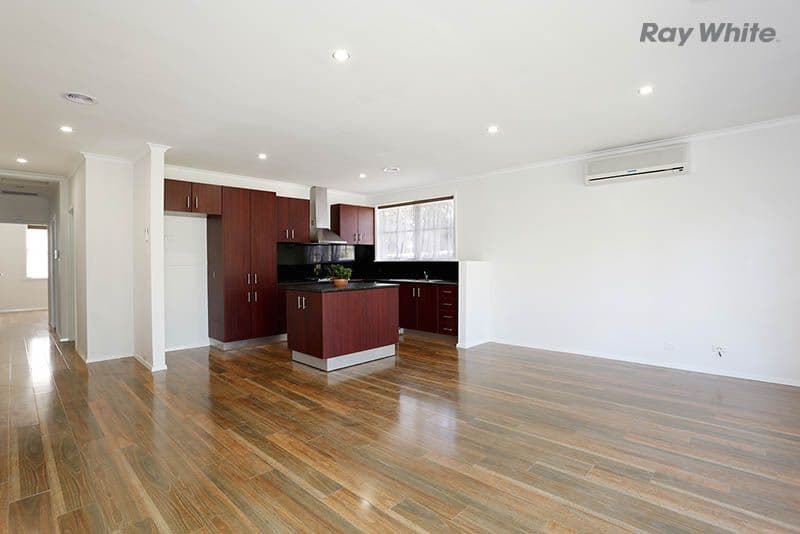 2 Cropley Crescent, Point Cook VIC 3030, Point Cook - Thumbnail 4