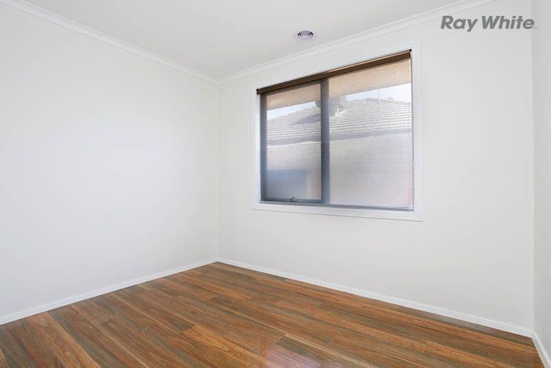 2 Cropley Crescent, Point Cook VIC 3030, Point Cook - Thumbnail 6