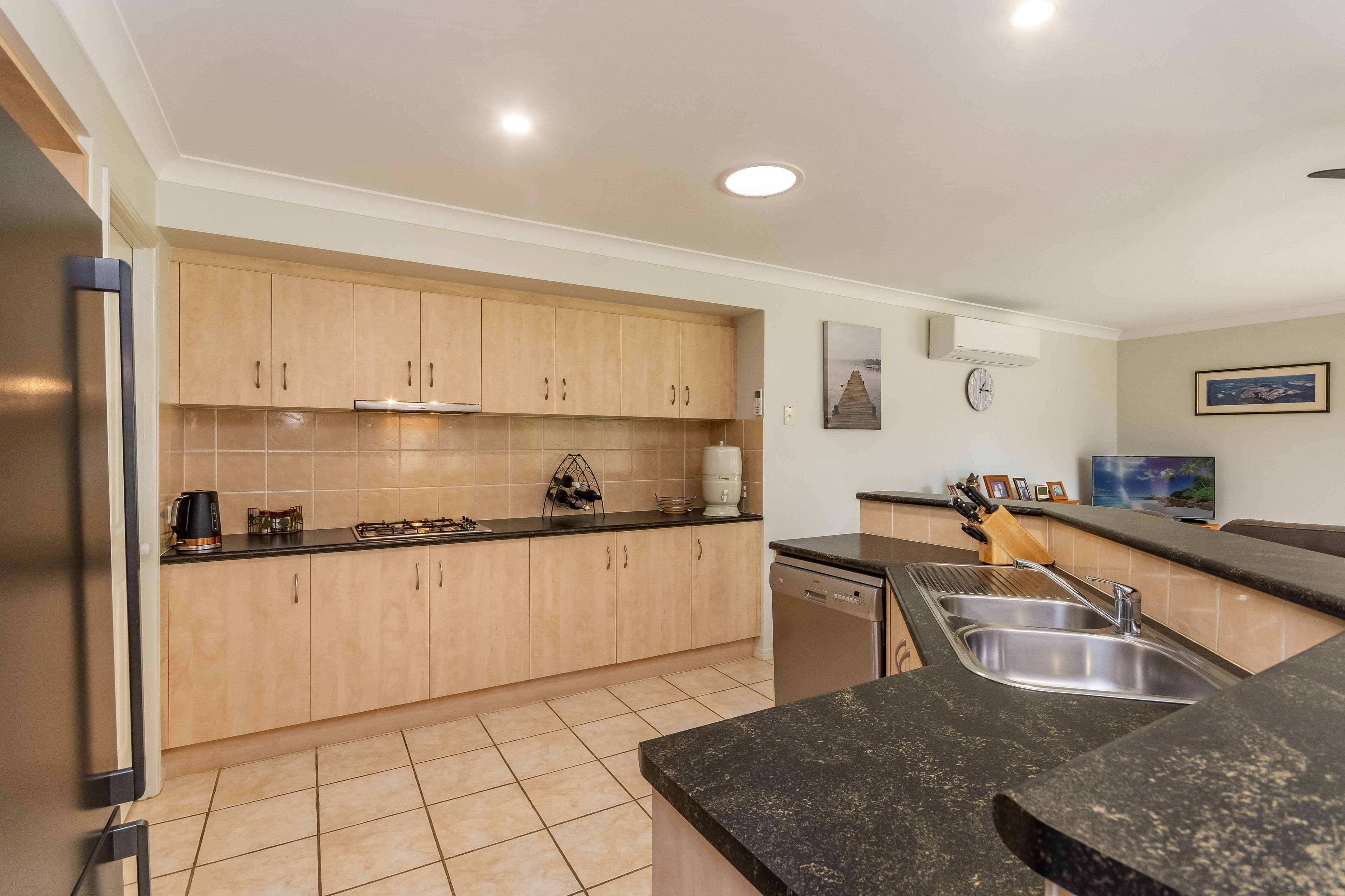 53 Rosala Avenue, Altona North - Thumbnail 4
