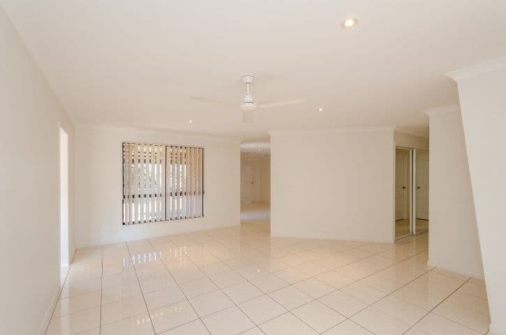 11 Orungal Street, CLINTON QLD 4680, Clinton - Thumbnail 5