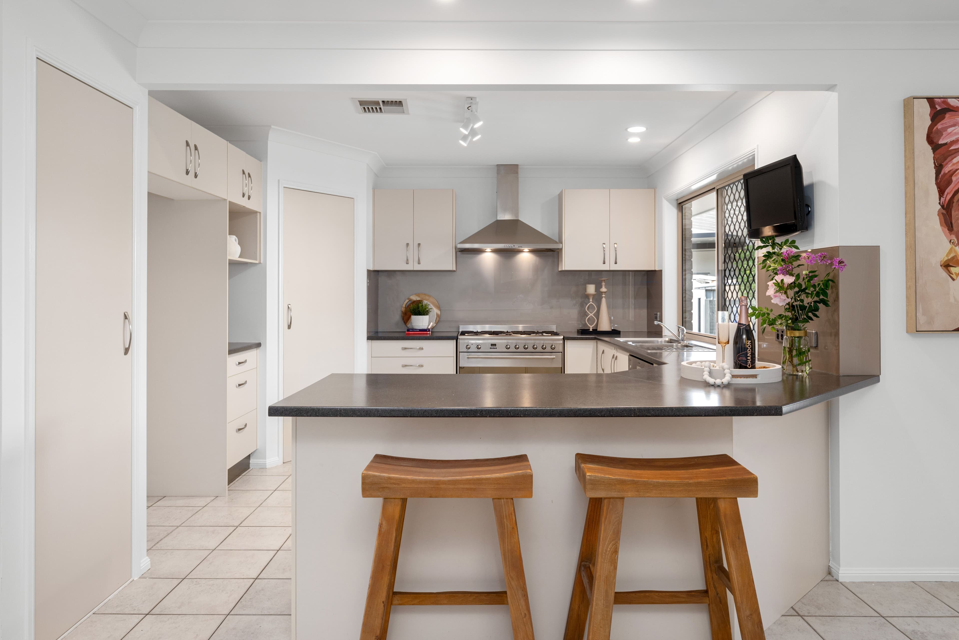 16 Berkley Place, Carindale QLD 4152, Carindale - Thumbnail 6