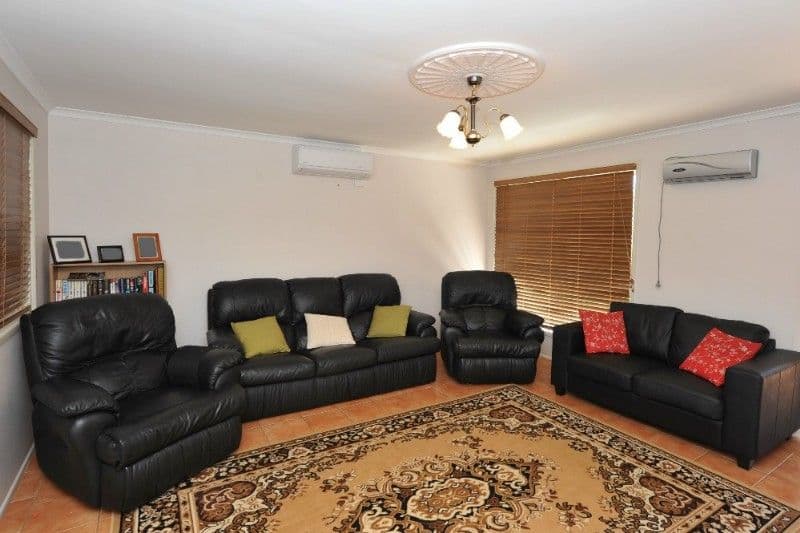 84 Santa Cruz Boulevard, Clear Island Waters, QLD, 4226, Clear Island Waters - Thumbnail 5