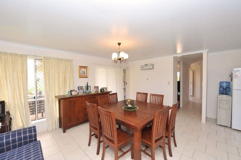 84 Santa Cruz Boulevard, Clear Island Waters, QLD, 4226, Clear Island Waters - Thumbnail 6