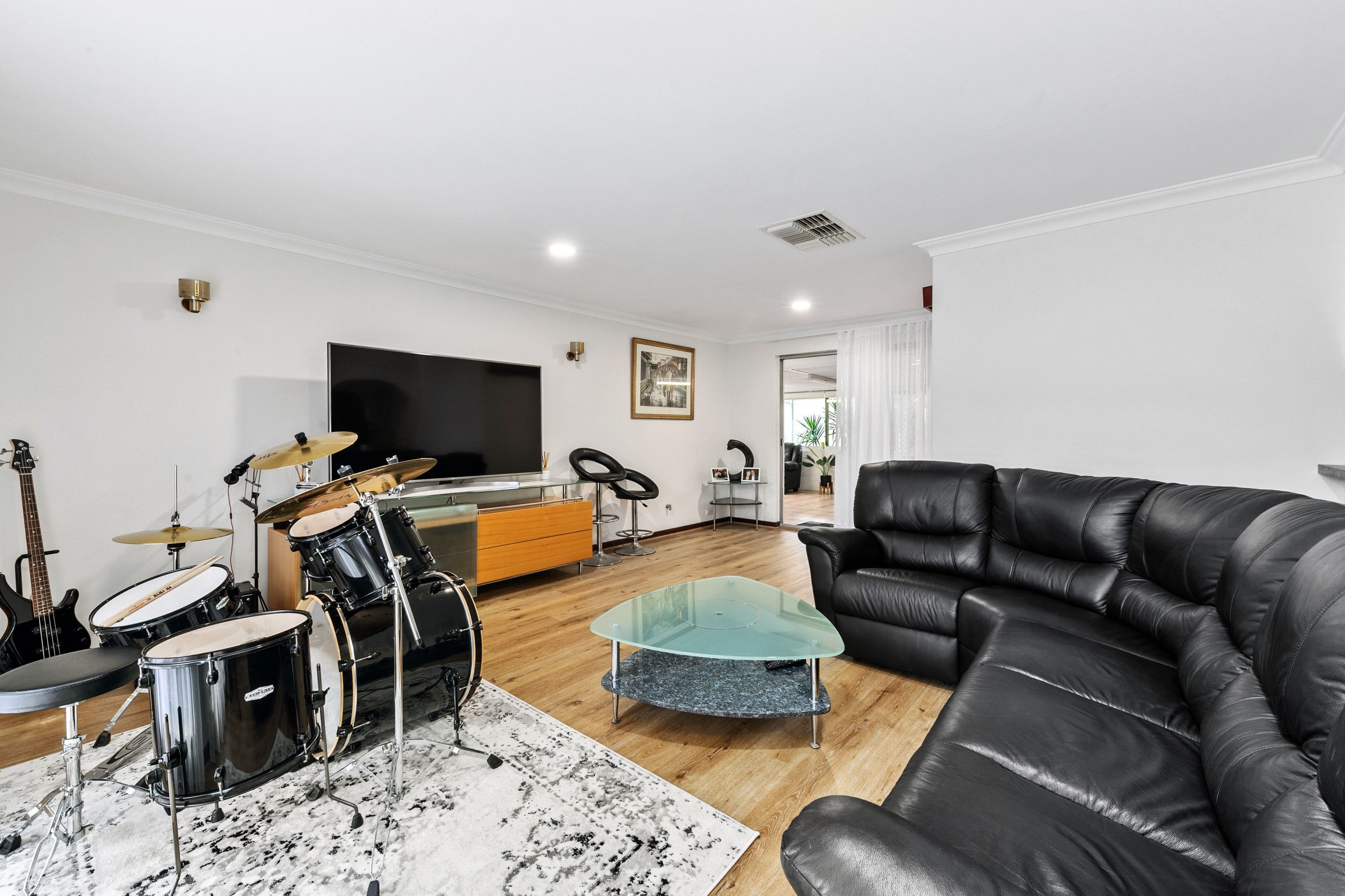 118 Gilbertson Road, Kardinya WA 6163, Kardinya - Thumbnail 3