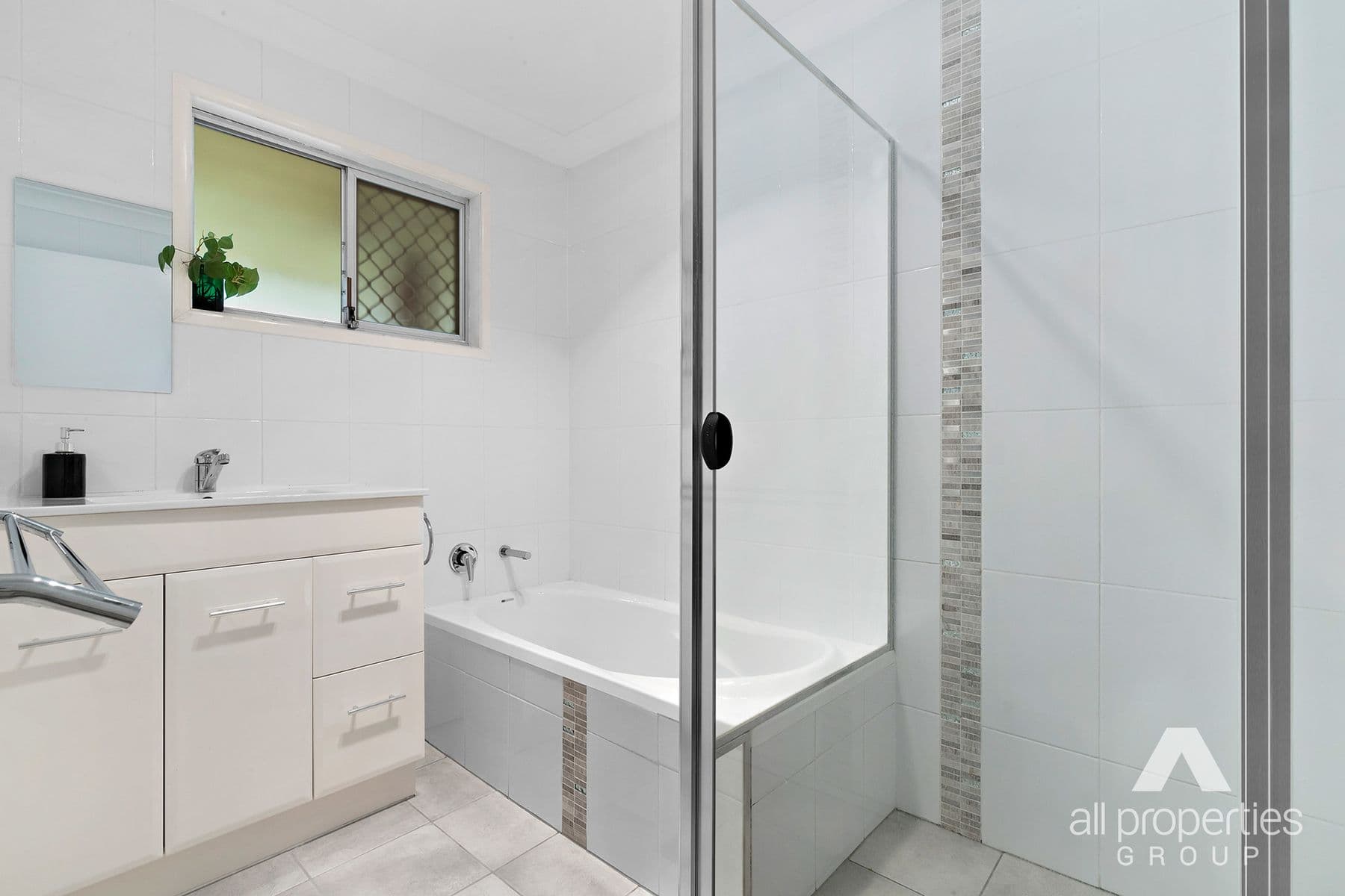 92 Waratah Drive, Crestmead QLD 4132, Crestmead - Thumbnail 8