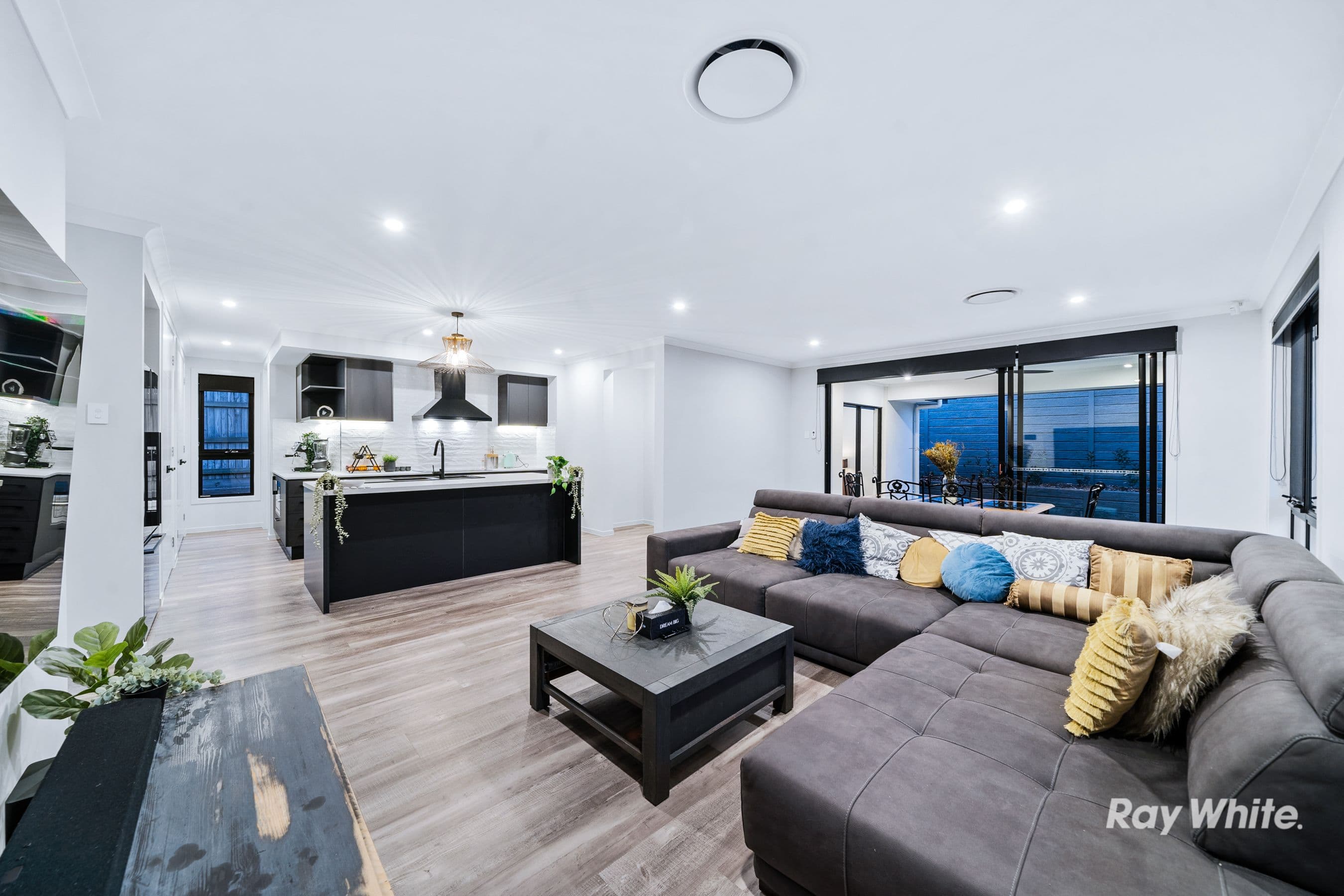 1 Apple Avenue, Greenbank QLD 4124, Greenbank - Thumbnail 7