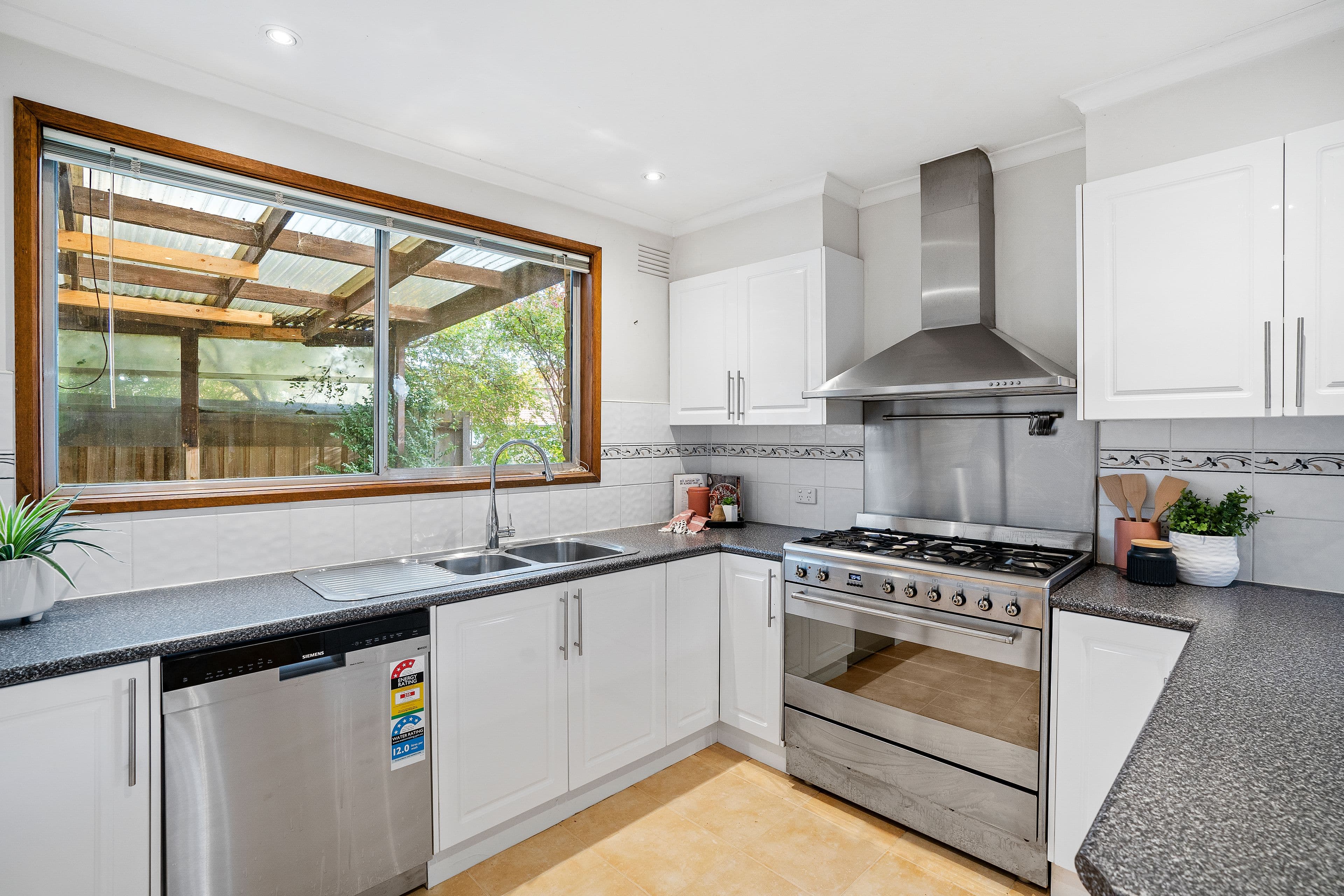 5 Ephcris Court, Endeavour Hills VIC 3802, Endeavour Hills - Thumbnail 3