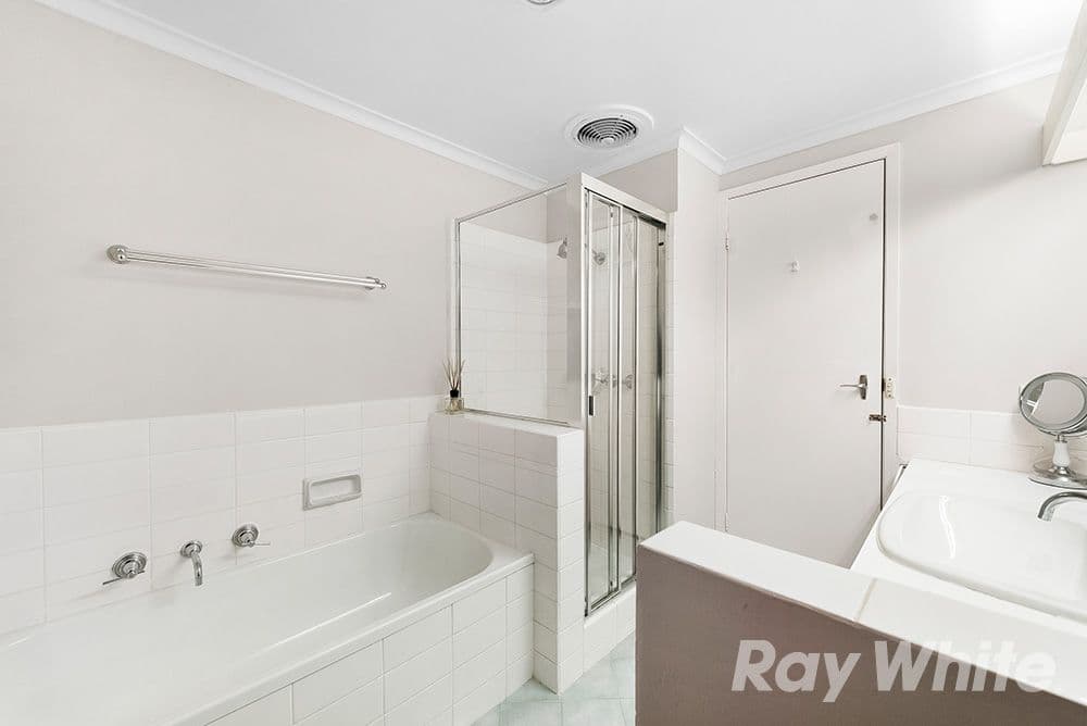 7 Dunsmuir Drive, Mount Waverley VIC 3149, Mount Waverley - Thumbnail 8