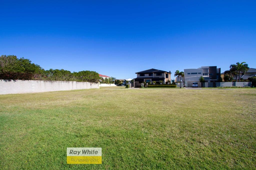30 King Charles Drive, Sovereign Islands QLD 4216, Sovereign Islands - Thumbnail 2