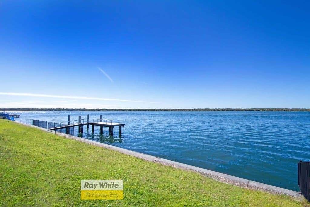 30 King Charles Drive, Sovereign Islands QLD 4216, Sovereign Islands - Thumbnail 3