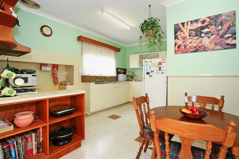 5 Hennessy Avenue, HERNE HILL VIC 3218, Herne Hill - Thumbnail 4