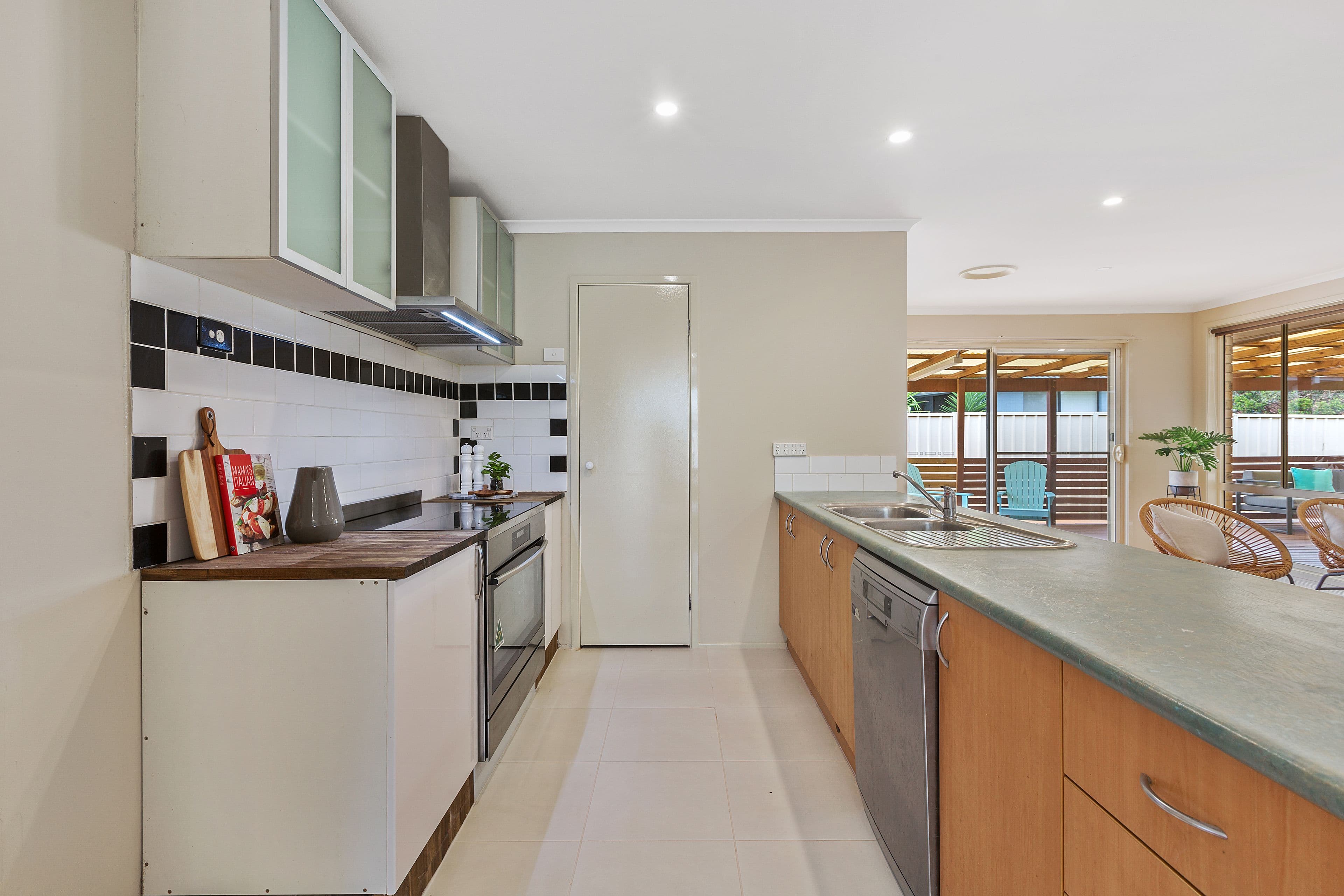 6 Lenola Crescent, Blue Haven - Thumbnail 4