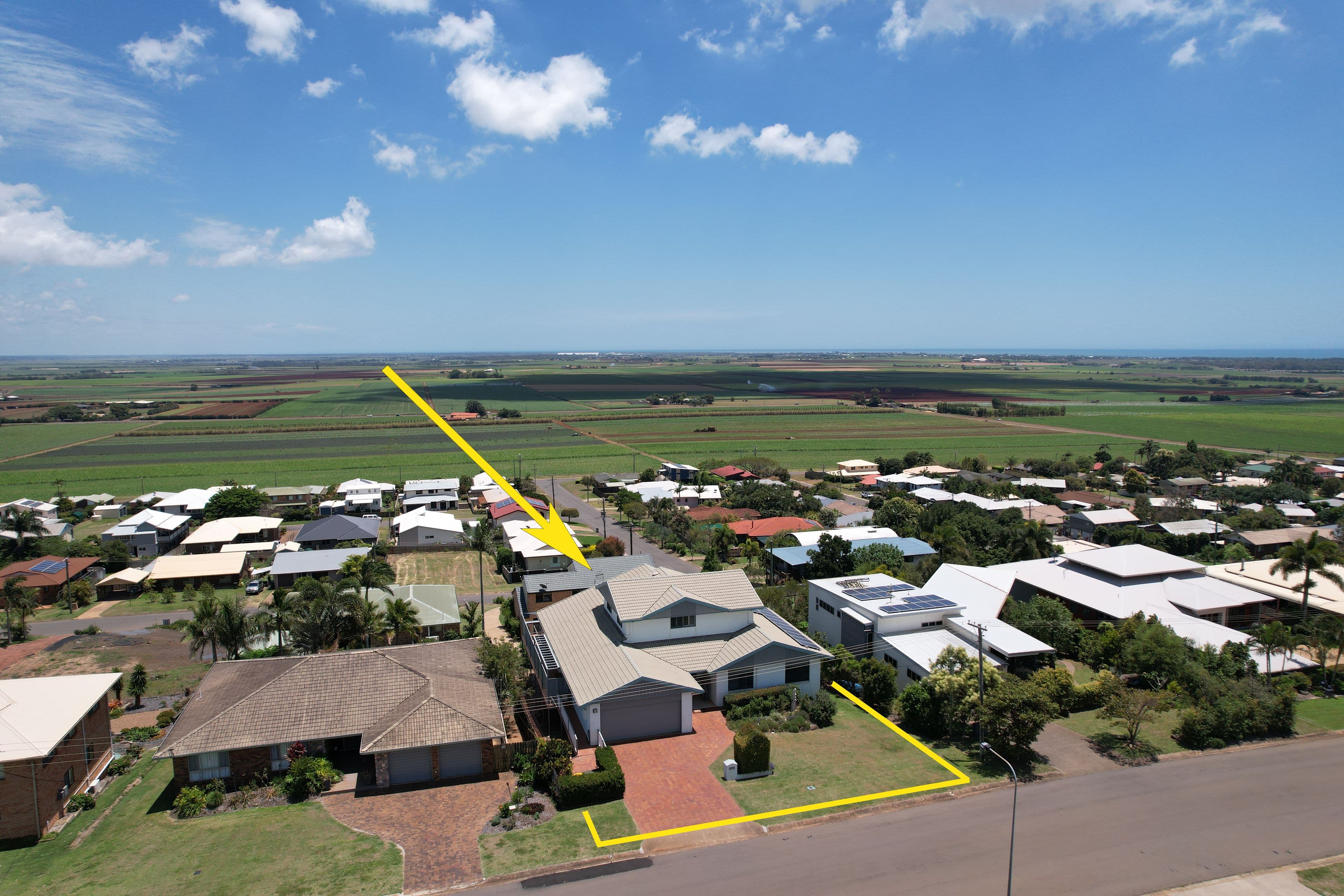 5 Hilltop Avenue, Qunaba QLD 4670, Qunaba - Image 1