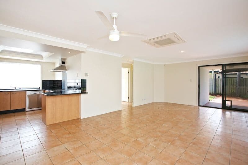 10 Ken Crescent, HELENSVALE QLD 4212, Helensvale - Thumbnail 8