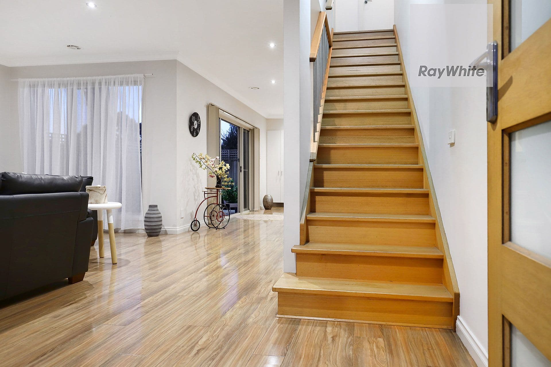 26 Hillcrest Drive, Westmeadows VIC 3049, Westmeadows - Thumbnail 2