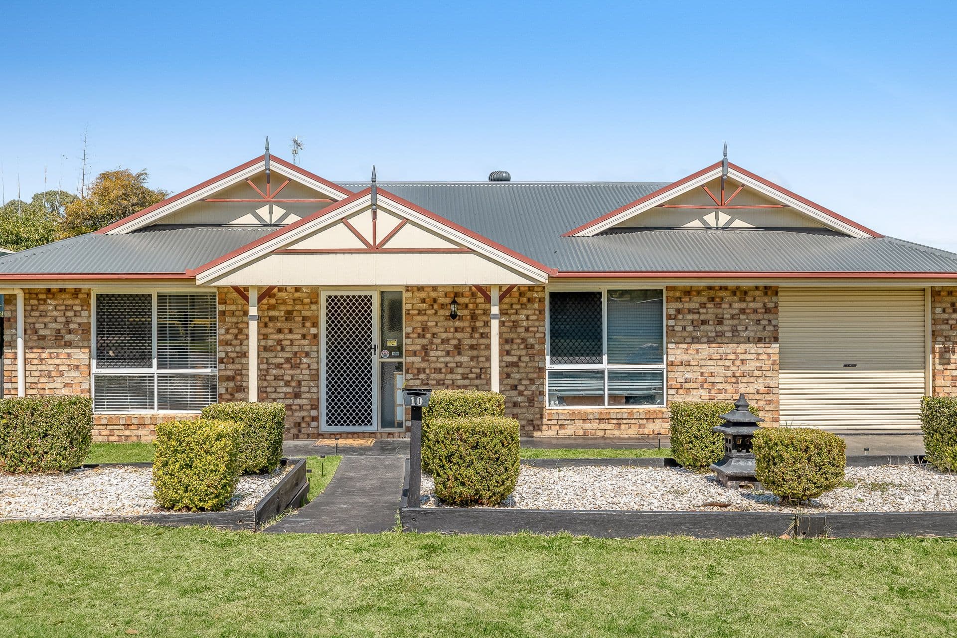 10 Saratoga Close, Wilsonton QLD 4350, Wilsonton - Image 1
