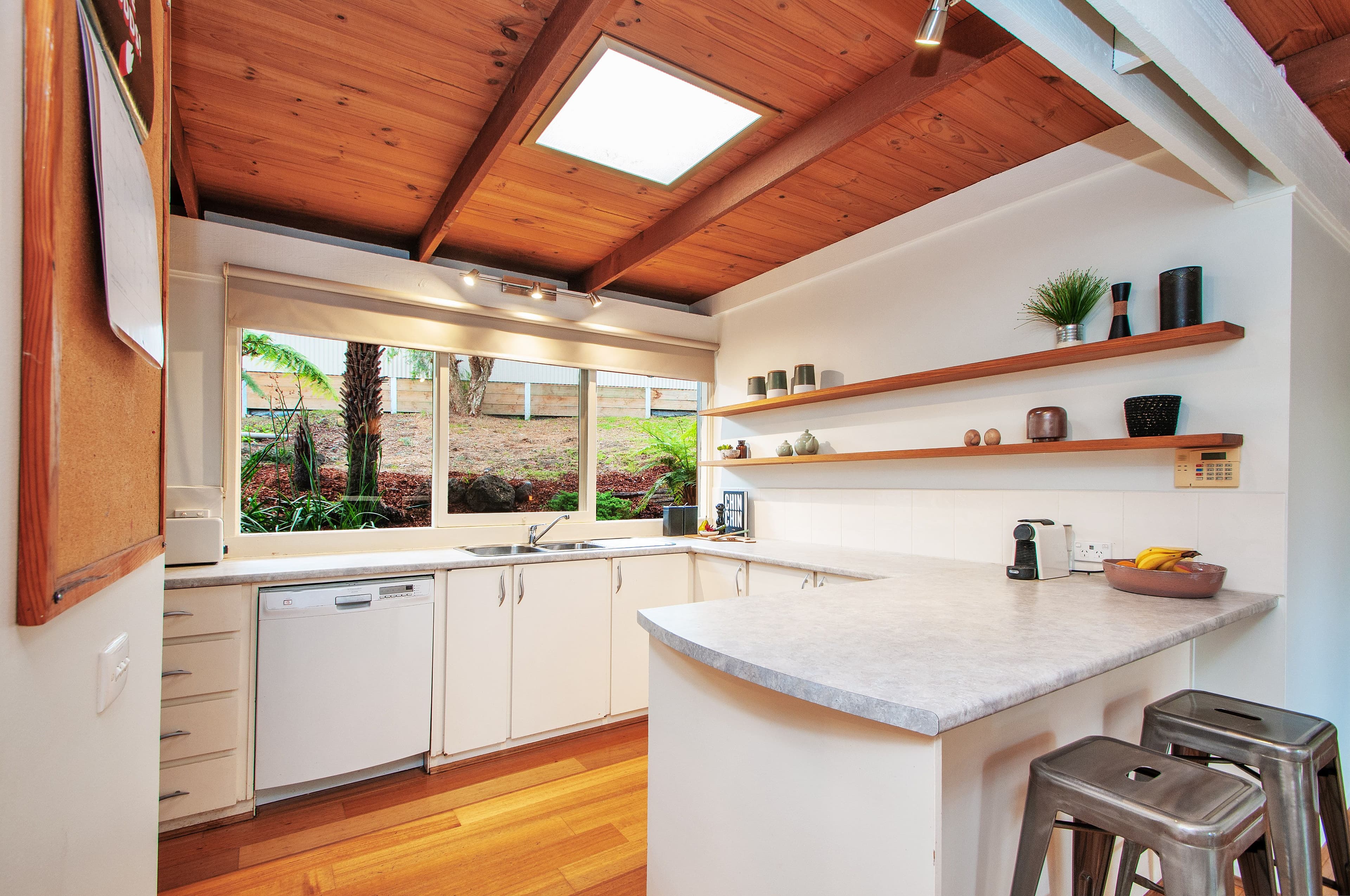 22 Somerset Crescent, Croydon VIC 3136, Croydon - Thumbnail 2