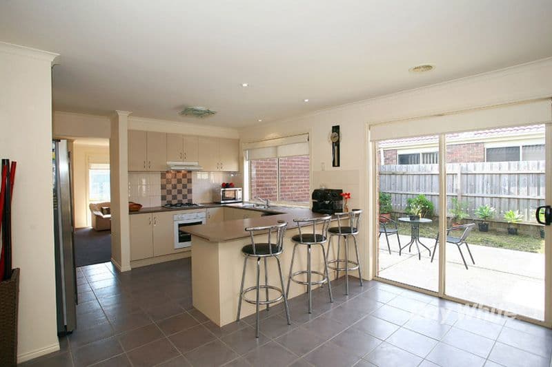 4 Faith Court, CRANBOURNE VIC 3977, Cranbourne West - Thumbnail 5