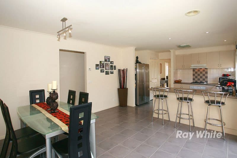 4 Faith Court, CRANBOURNE VIC 3977, Cranbourne West - Thumbnail 6