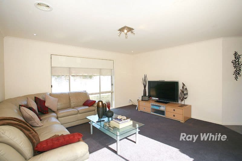 4 Faith Court, CRANBOURNE VIC 3977, Cranbourne West - Thumbnail 8