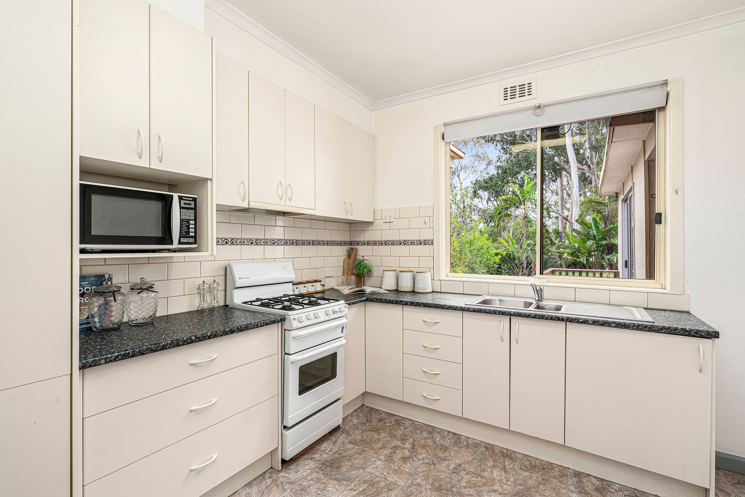8 Clyde Street, Surrey Hills VIC 3127, Surrey Hills - Thumbnail 3