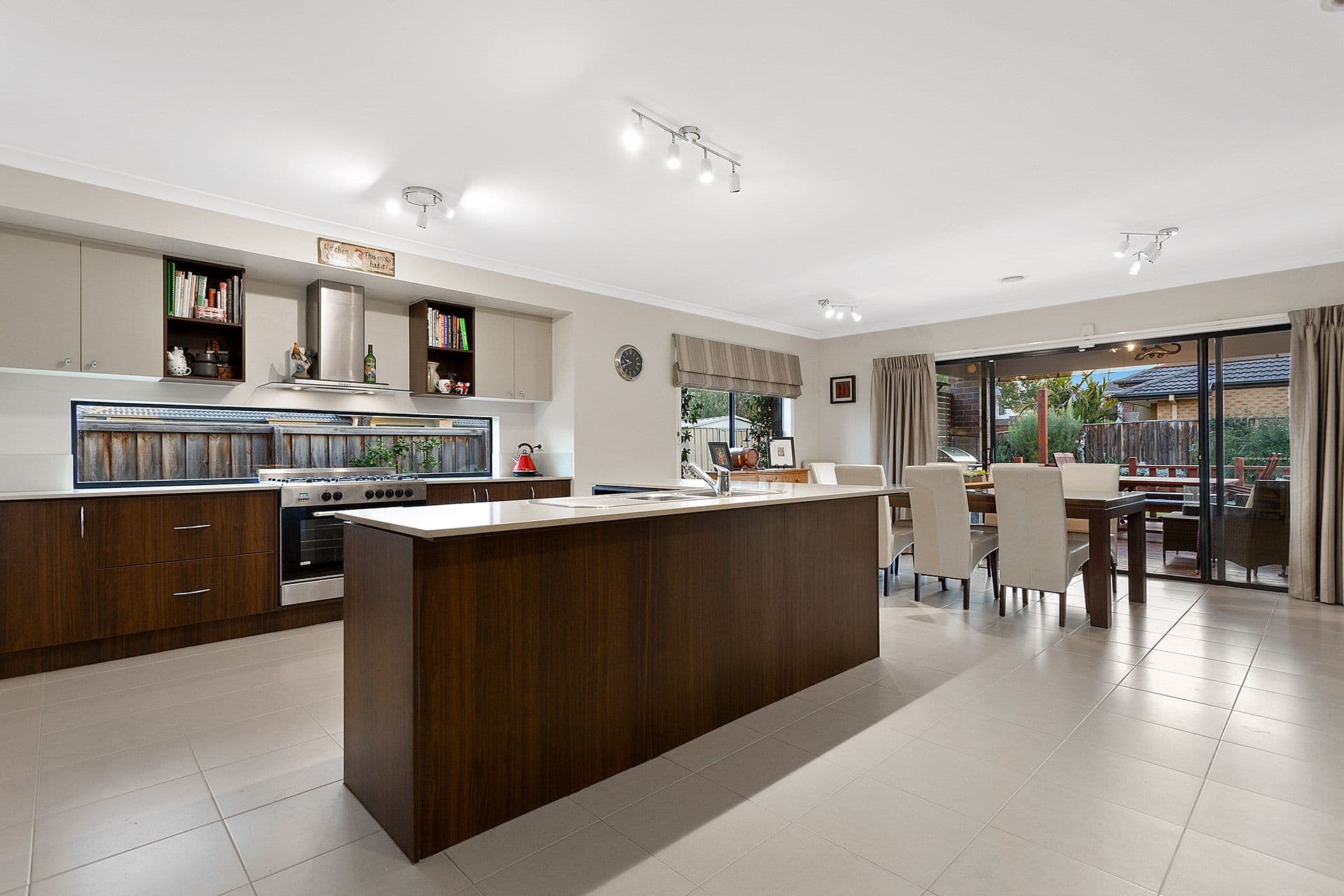 77 Bushmans Way, South Morang VIC 3752, South Morang - Thumbnail 3