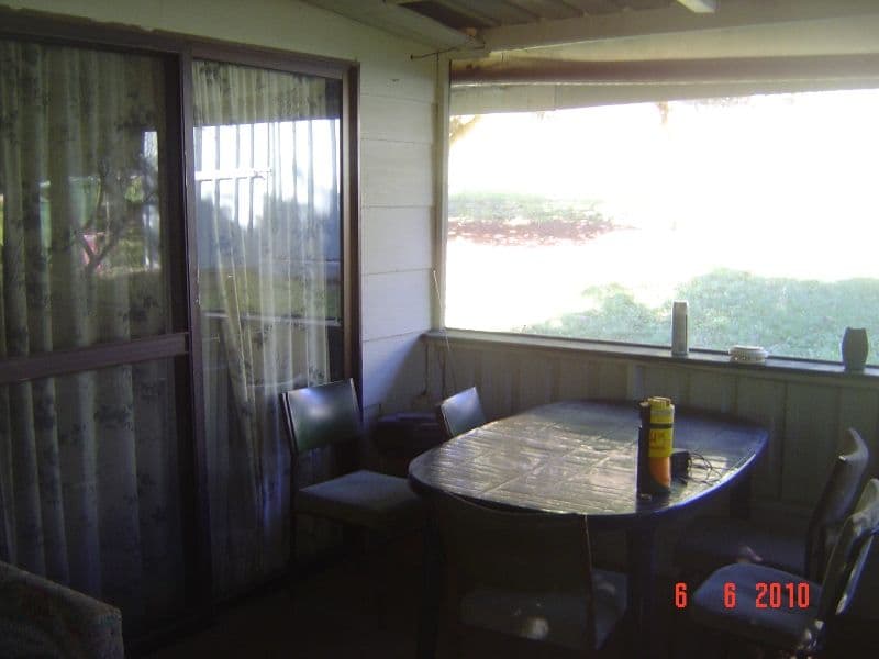 3 Castle Drive, RUSSELL ISLAND QLD 4184, Russell Island - Thumbnail 2