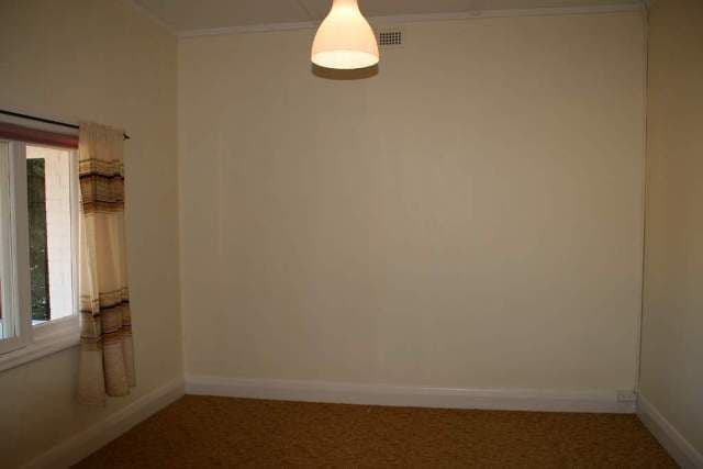 6 Lawrie Terrace, WAIKERIE SA 5330, Waikerie - Thumbnail 2