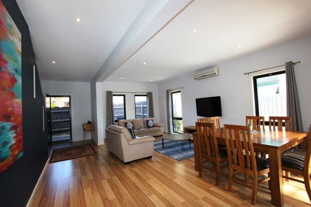 22 Vaughan Street, Cowes VIC 3922, Cowes - Thumbnail 2