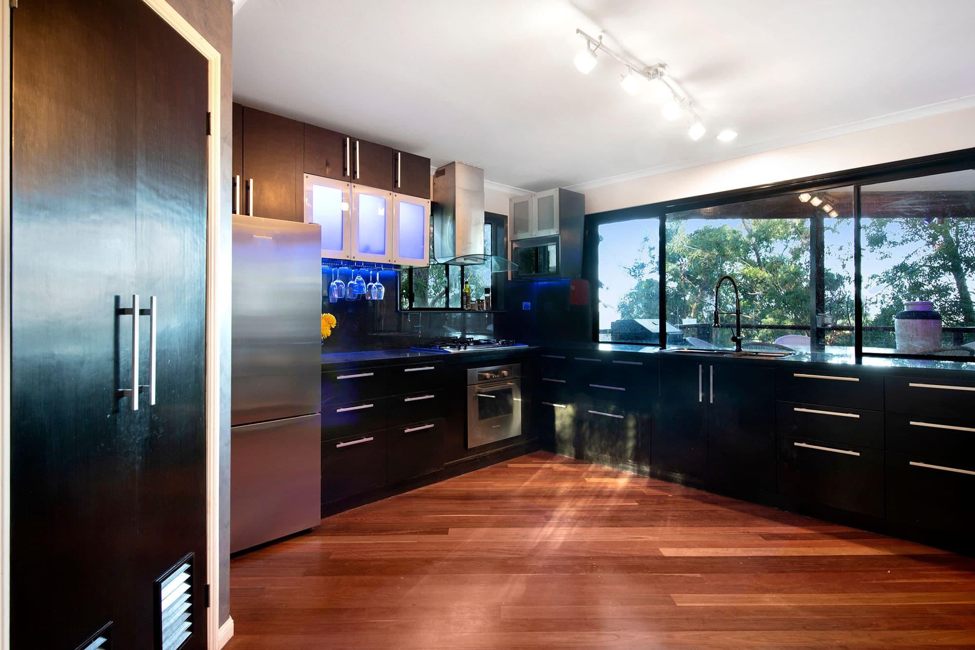 122 Simpsons Road, Currumbin Waters QLD 4223, Currumbin Waters - Thumbnail 2