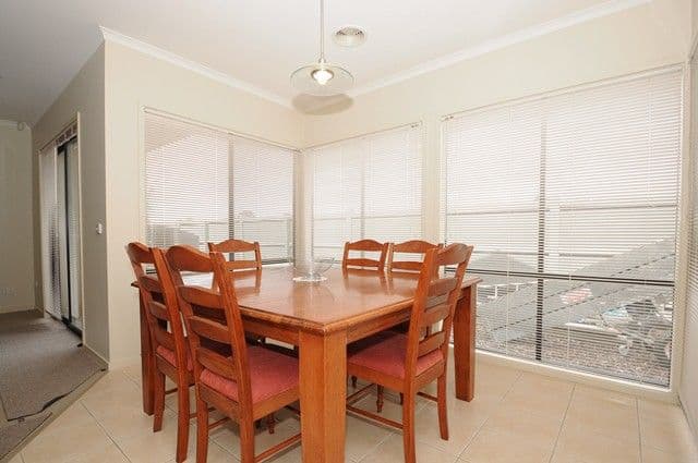 8 Thomas Carr Drive, TARNEIT VIC 3029, Tarneit - Thumbnail 4
