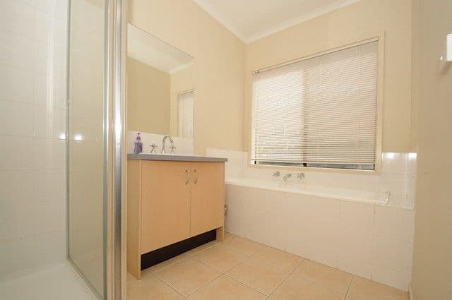 8 Thomas Carr Drive, TARNEIT VIC 3029, Tarneit - Thumbnail 6