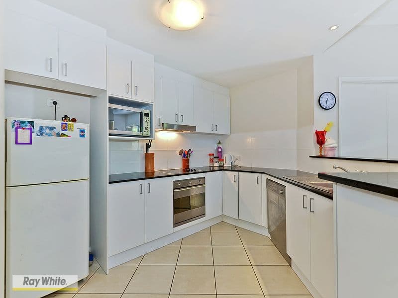 1 McNaughton Street, REDCLIFFE QLD 4020, Redcliffe - Thumbnail 3