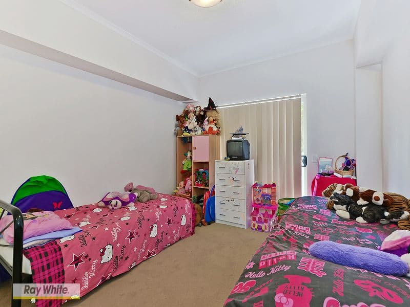 1 McNaughton Street, REDCLIFFE QLD 4020, Redcliffe - Thumbnail 6