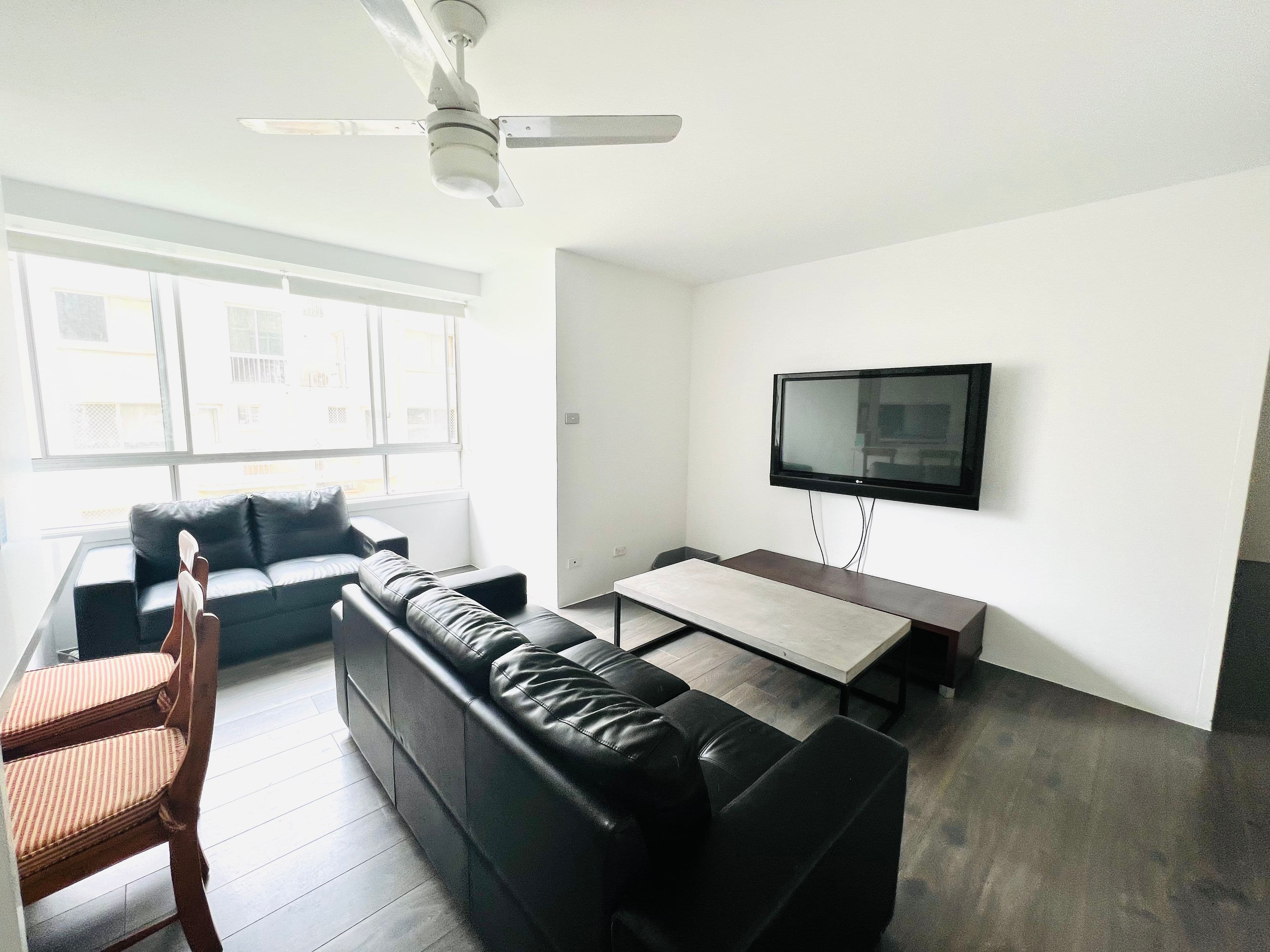 15 Pacific Street, Main Beach QLD 4217, Main Beach - Thumbnail 4